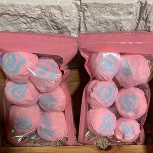 Freeze dried cotton candy taffy